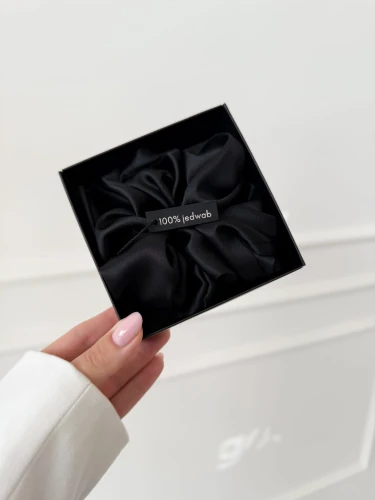 Duża jedwabna gumka do włosów PURE BLACK
