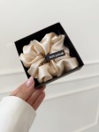 Duża jedwabna gumka do włosów LIGHT BEIGE
