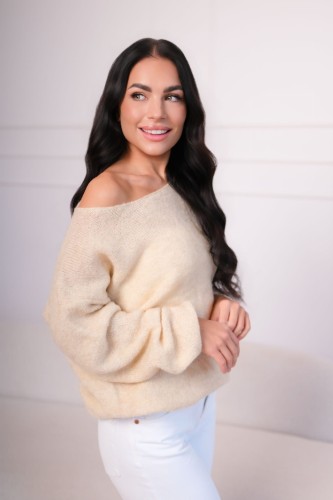 Sweter z wełny merino i moheru BUTTER YELLOW  wkładany przez głowę 