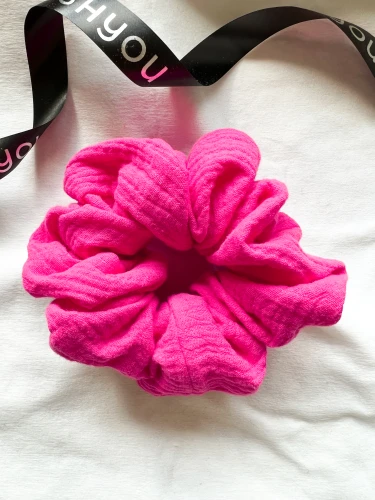 Muślinowa gumka do włosów FUCHSIA